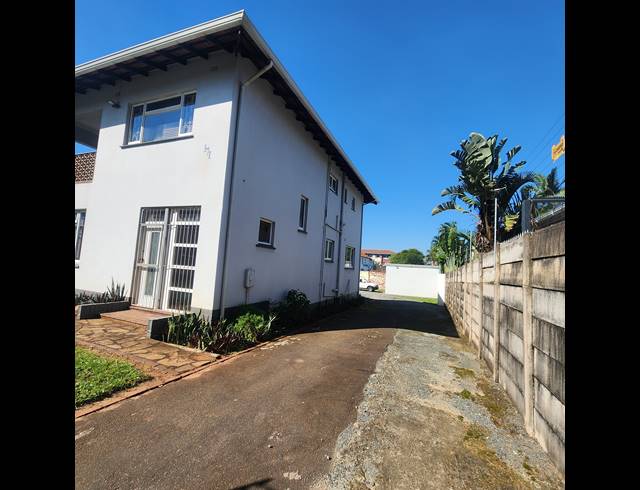 300M² OFFICE FOR SALE IN GLENWOOD